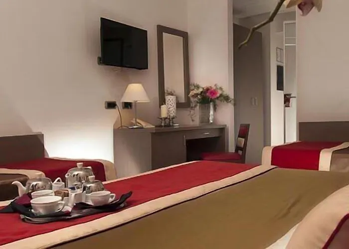 デメトラ ホテル 4*