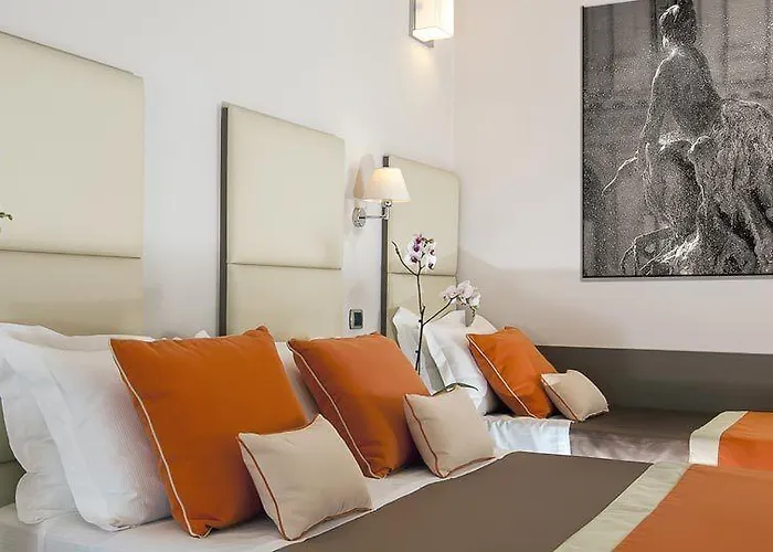 デメトラ ホテル 4*